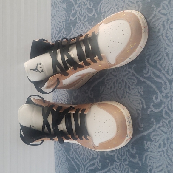 Air Jordan 1 Mid Brushstroke - Picture 2 of 9